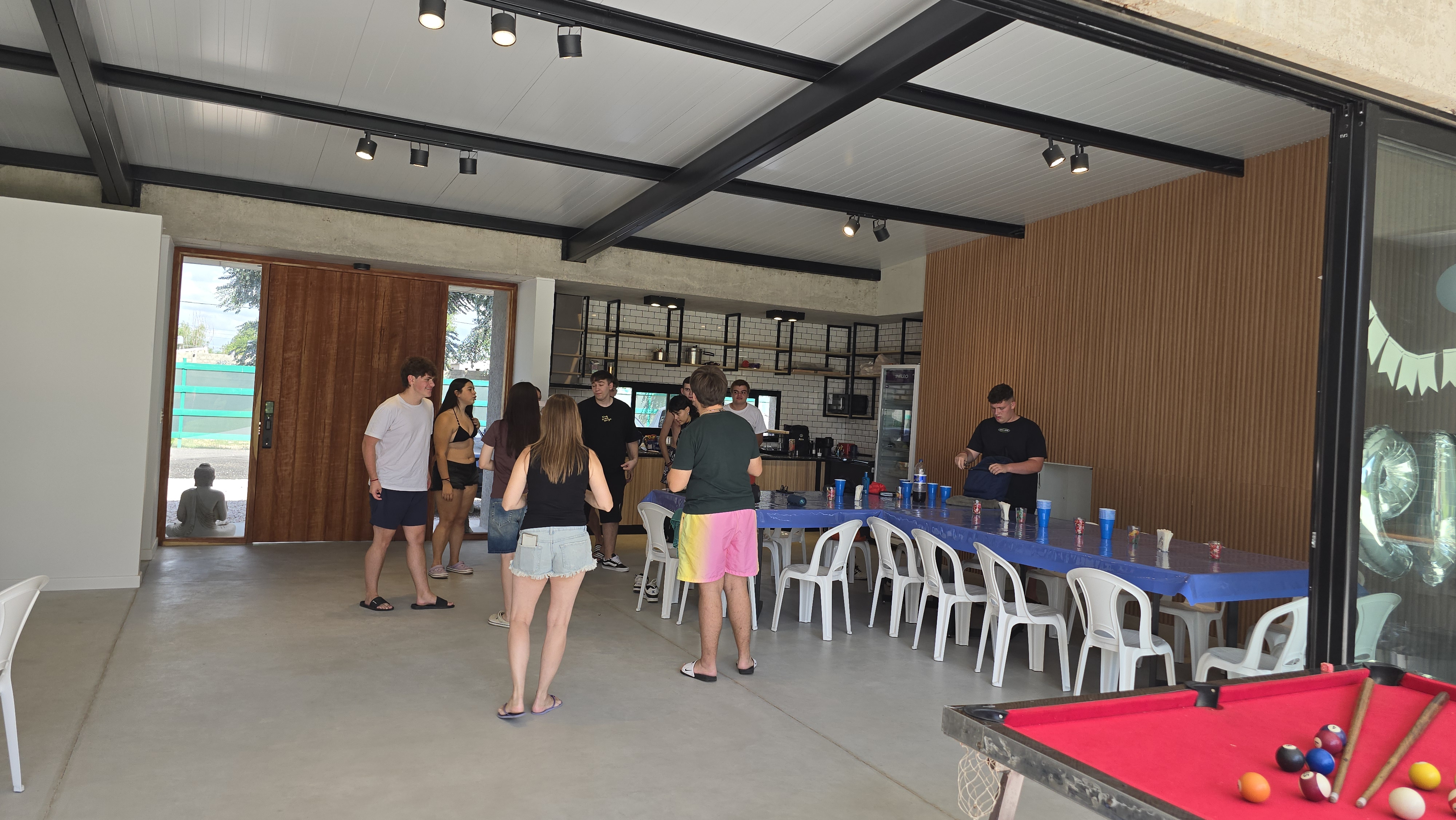 Evento con amigos en el salón